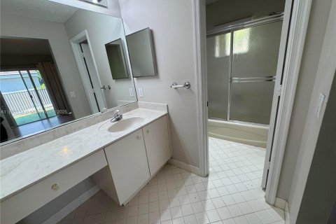 Купить виллу или дом в Уэстон, Флорида 1 комната, 131.92м2, № 1931972 - фото 8