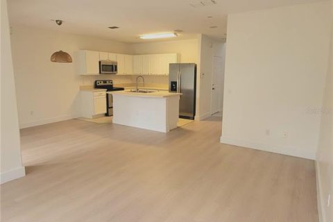 Townhouse in Orlando, Florida 3 bedrooms, 136.01 sq.m. № 2391184 - photo 5