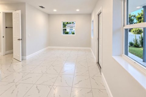 Villa ou maison à vendre à Holiday, Floride: 4 chambres, 144 m2 № 2410581 - photo 6