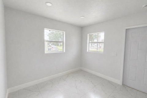 Villa ou maison à vendre à Holiday, Floride: 4 chambres, 144 m2 № 2410581 - photo 8