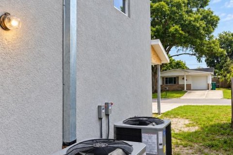 Villa ou maison à vendre à Holiday, Floride: 4 chambres, 144 m2 № 2410581 - photo 30