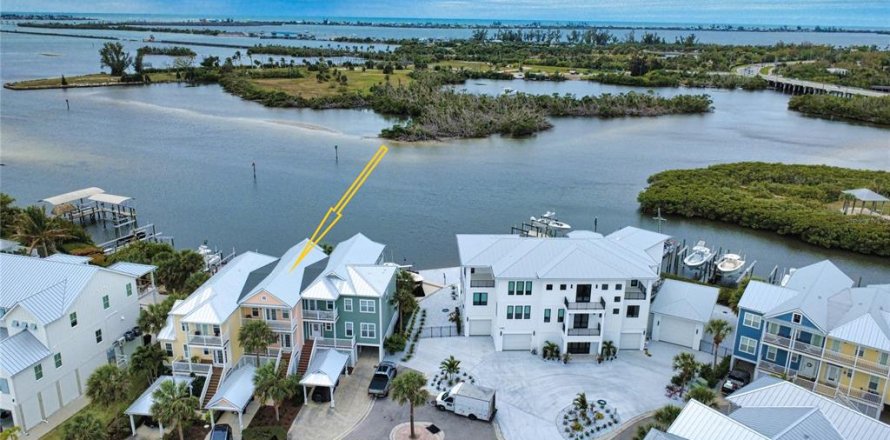 Adosado en Placida, Florida 2 dormitorios, 191.75 m2 № 2155912