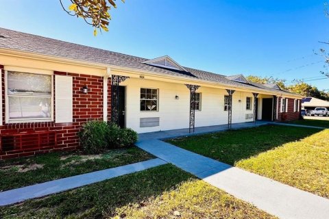 Appartement à Lake Alfred, Floride 2 chambres, 576.46 m2 № 2398729