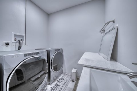 Casa en venta en Pembroke Pines, Florida, 3 dormitorios, 147.71 m2 № 1893254 - foto 17