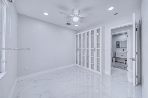 Casa en venta en Pembroke Pines, Florida, 3 dormitorios, 147.71 m2 № 1893254 - foto 26