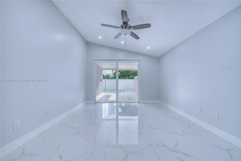 Casa en venta en Pembroke Pines, Florida, 3 dormitorios, 147.71 m2 № 1893254 - foto 14