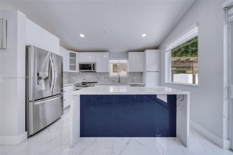 Casa en venta en Pembroke Pines, Florida, 3 dormitorios, 147.71 m2 № 1893254 - foto 28
