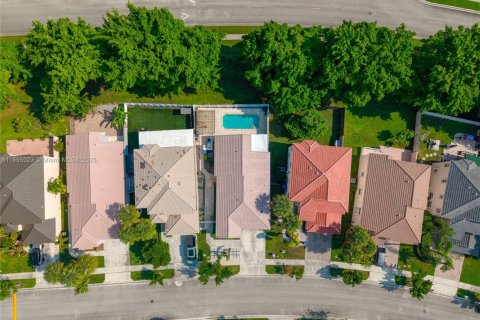 Casa en venta en Pembroke Pines, Florida, 3 dormitorios, 147.71 m2 № 1893254 - foto 4