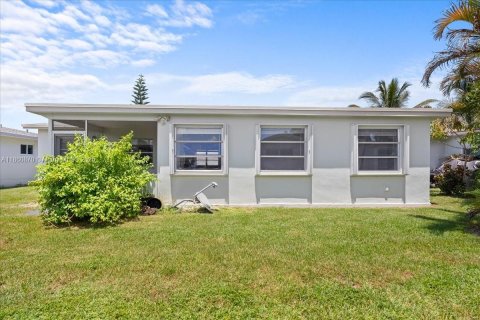 Villa ou maison à vendre à Margate, Floride: 2 chambres, 130.06 m2 № 1957407 - photo 4