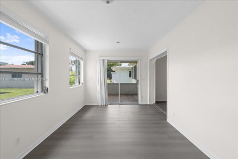 Villa ou maison à vendre à Margate, Floride: 2 chambres, 130.06 m2 № 1957407 - photo 18