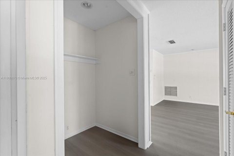 Villa ou maison à vendre à Margate, Floride: 2 chambres, 130.06 m2 № 1957407 - photo 17