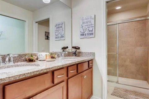 Touwnhouse à vendre à Kissimmee, Floride: 5 chambres, 210.24 m2 № 2419259 - photo 12