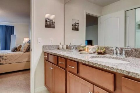 Touwnhouse à vendre à Kissimmee, Floride: 5 chambres, 210.24 m2 № 2419259 - photo 13