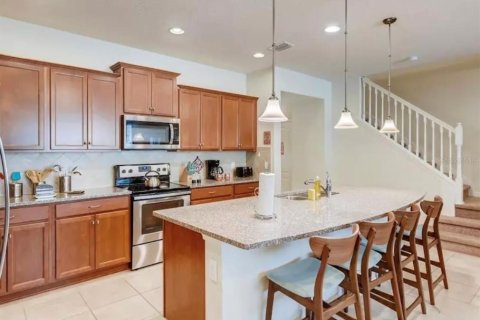 Touwnhouse à vendre à Kissimmee, Floride: 5 chambres, 210.24 m2 № 2419259 - photo 6