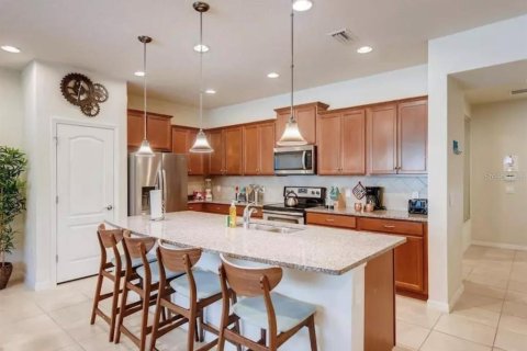Touwnhouse à vendre à Kissimmee, Floride: 5 chambres, 210.24 m2 № 2419259 - photo 7