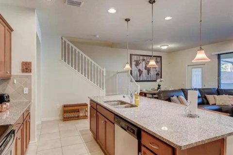 Touwnhouse à vendre à Kissimmee, Floride: 5 chambres, 210.24 m2 № 2419259 - photo 8