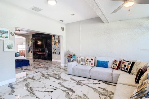 Снять в аренду виллу или дом в Спринг-Хилл, Флорида 4 спальни, 211.45м2, № 1886884 - фото 20