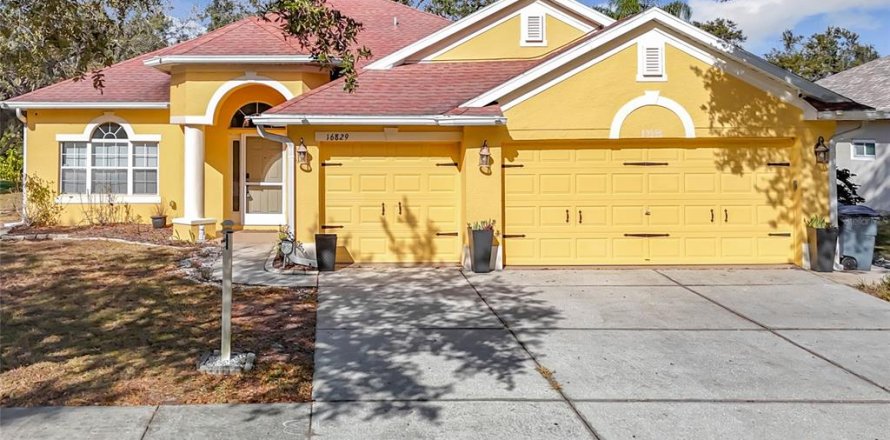 Villa ou maison à Spring Hill, Floride 4 chambres, 211.45 m2 № 1886884