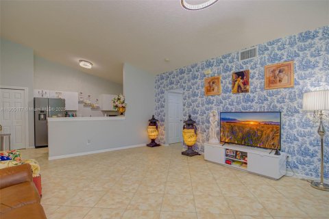 Copropriété à vendre à Cape Coral, Floride: 2 chambres, 111.39 m2 № 1955799 - photo 6