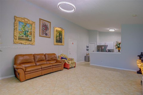 Copropriété à vendre à Cape Coral, Floride: 2 chambres, 111.39 m2 № 1955799 - photo 5
