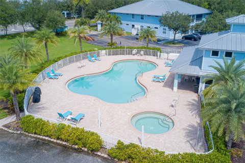 Copropriété à vendre à Cape Coral, Floride: 2 chambres, 111.39 m2 № 1955799 - photo 19