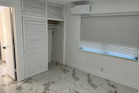 Apartment in Hollywood, Florida 2 bedrooms, 67.35 sq.m. № 2041891 - photo 5