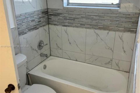 Apartment in Hollywood, Florida 2 bedrooms, 67.35 sq.m. № 2041891 - photo 7