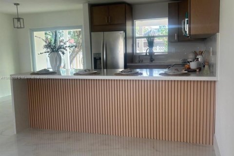 Villa ou maison à vendre à Hollywood, Floride: 3 chambres, 142.7 m2 № 1957802 - photo 5