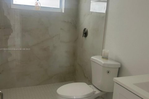 Villa ou maison à vendre à Hollywood, Floride: 3 chambres, 142.7 m2 № 1957802 - photo 10