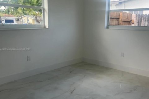 Villa ou maison à vendre à Hollywood, Floride: 3 chambres, 142.7 m2 № 1957802 - photo 17