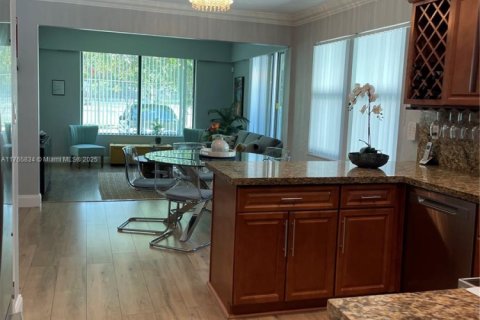 Villa ou maison à vendre à Hollywood, Floride: 2 chambres, 93 m2 № 1692954 - photo 7