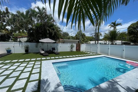 Villa ou maison à vendre à Hollywood, Floride: 2 chambres, 93 m2 № 1692954 - photo 14