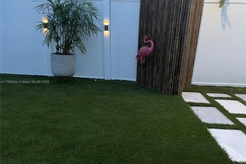 Villa ou maison à vendre à Hollywood, Floride: 2 chambres, 93 m2 № 1692954 - photo 10