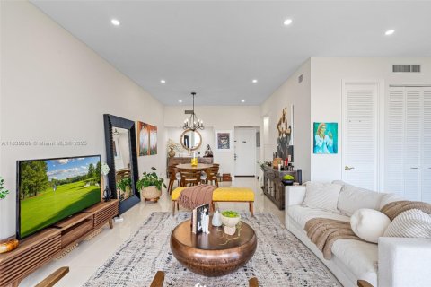 Copropriété à vendre à Aventura, Floride: 2 chambres, 107.49 m2 № 1830672 - photo 8