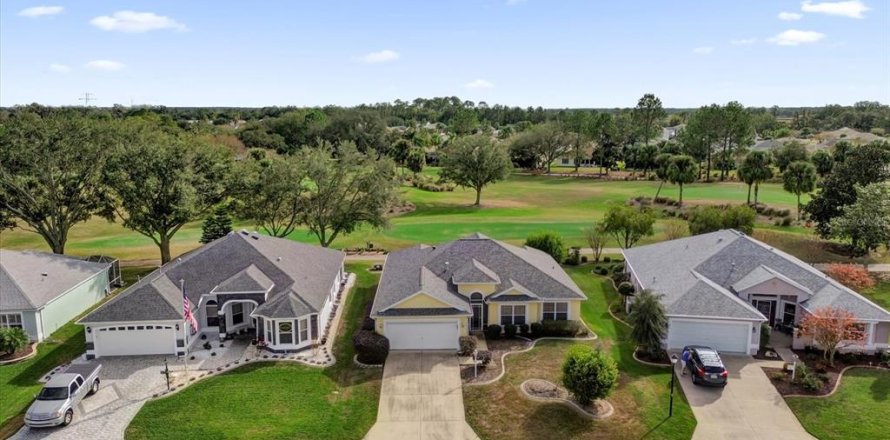 House in The Villages, Florida 3 bedrooms, 152.73 sq.m. № 2427016