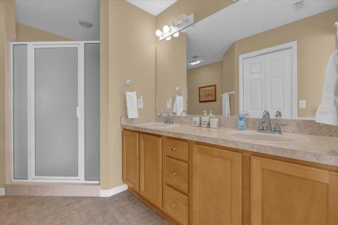 House in The Villages, Florida 3 bedrooms, 152.73 sq.m. № 2427016 - photo 27