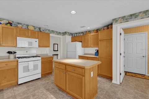 House in The Villages, Florida 3 bedrooms, 152.73 sq.m. № 2427016 - photo 12