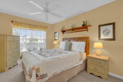 House in The Villages, Florida 3 bedrooms, 152.73 sq.m. № 2427016 - photo 19