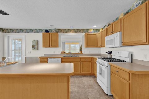 House in The Villages, Florida 3 bedrooms, 152.73 sq.m. № 2427016 - photo 15