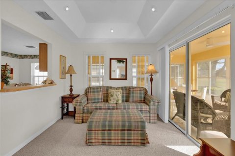 House in The Villages, Florida 3 bedrooms, 152.73 sq.m. № 2427016 - photo 10