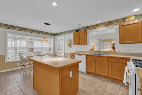 House in The Villages, Florida 3 bedrooms, 152.73 sq.m. № 2427016 - photo 11