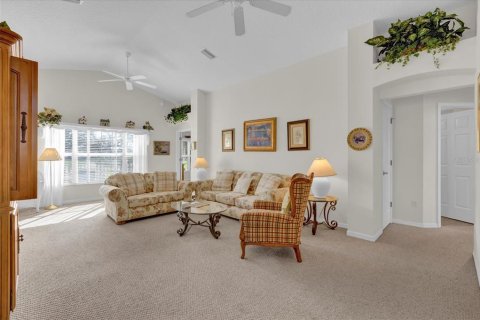 House in The Villages, Florida 3 bedrooms, 152.73 sq.m. № 2427016 - photo 5