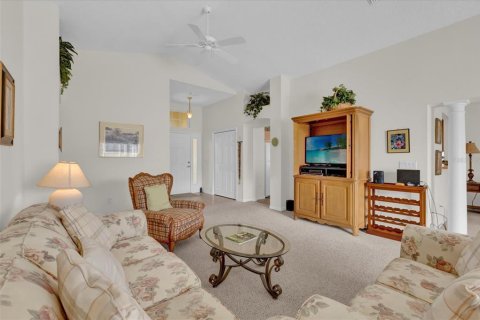 House in The Villages, Florida 3 bedrooms, 152.73 sq.m. № 2427016 - photo 7