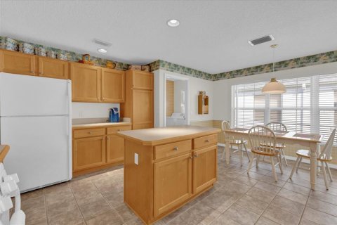 House in The Villages, Florida 3 bedrooms, 152.73 sq.m. № 2427016 - photo 14
