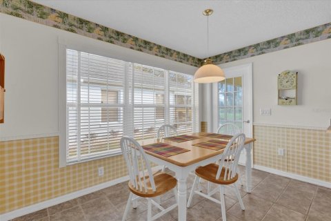 House in The Villages, Florida 3 bedrooms, 152.73 sq.m. № 2427016 - photo 16
