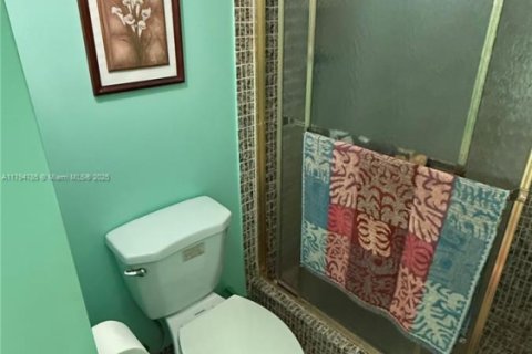 Condo in Hollywood, Florida, 2 bedrooms  № 1727042 - photo 12