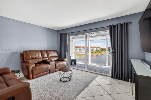 Condominio en alquiler en Pembroke Pines, Florida, 1 dormitorio, 98.94 m2 № 2008294 - foto 16
