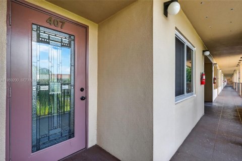 Condominio en alquiler en Pembroke Pines, Florida, 1 dormitorio, 98.94 m2 № 2008294 - foto 6