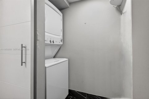 Condominio en alquiler en Pembroke Pines, Florida, 1 dormitorio, 98.94 m2 № 2008294 - foto 24