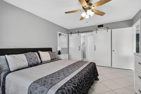 Condominio en alquiler en Pembroke Pines, Florida, 1 dormitorio, 98.94 m2 № 2008294 - foto 27